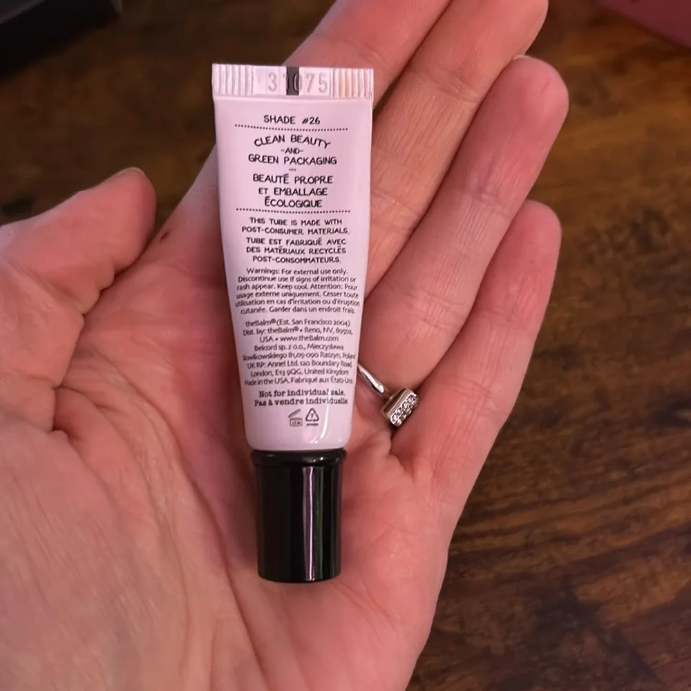theBalm Anne T. Dotes Liquid Concealer - Cream Beige